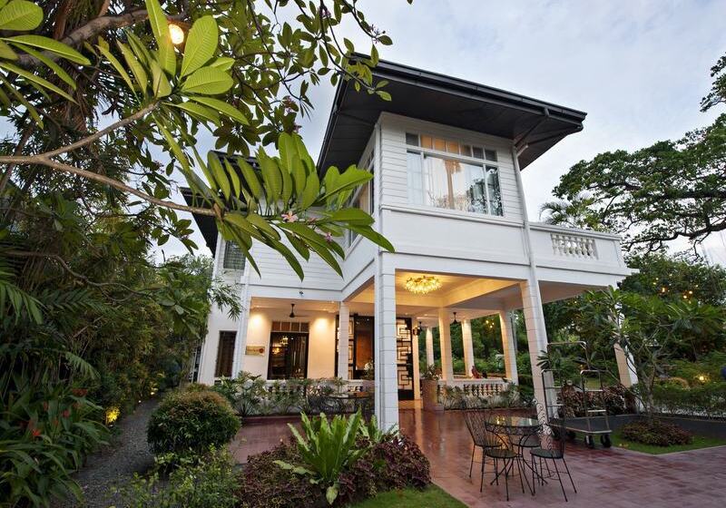 The Henry Hotel Manila