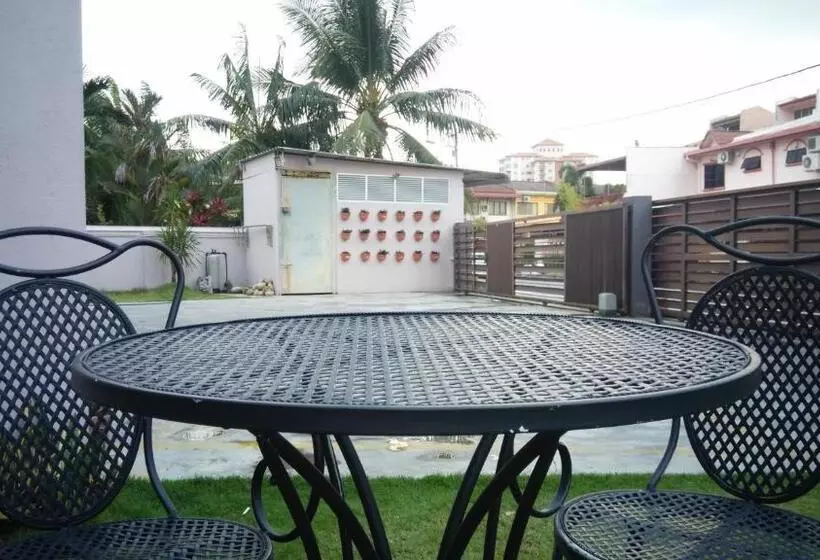 פנסיון Bercham Vacation House