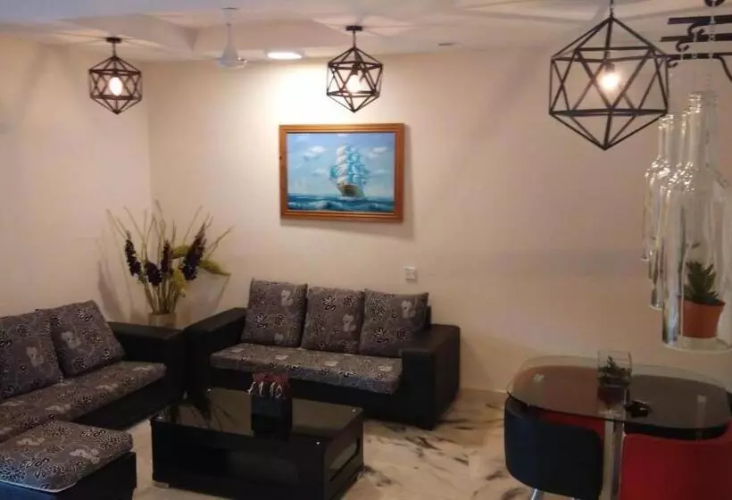 פנסיון Bercham Vacation House