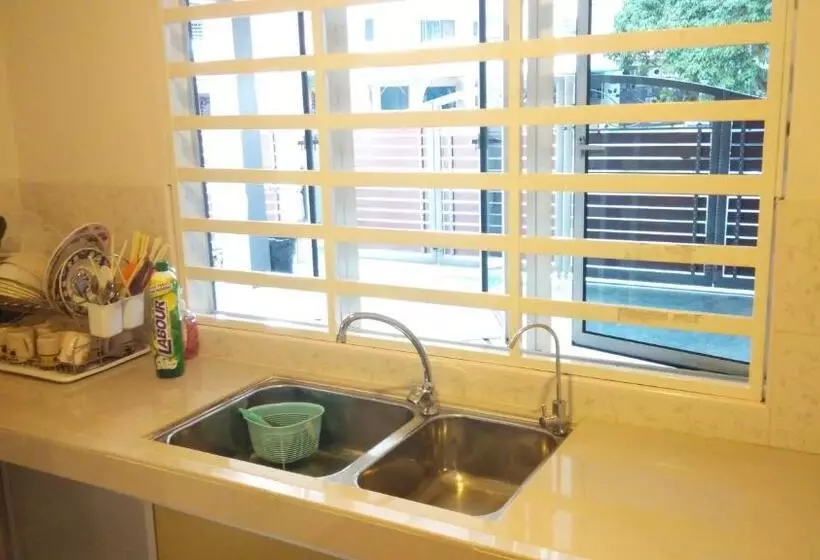 פנסיון Bercham Vacation House