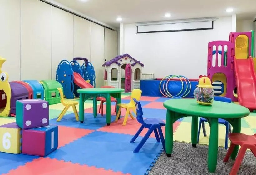 Río Serrano Hotel + Spa