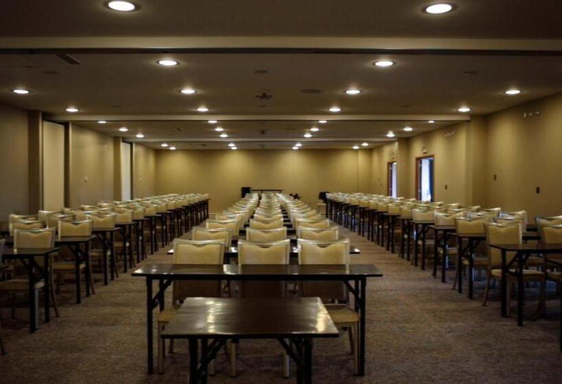 Río Serrano Hotel + Spa