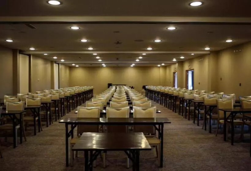 Río Serrano Hotel + Spa