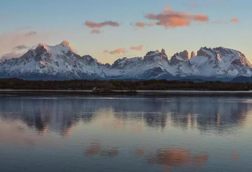 Río Serrano Hotel + Spa