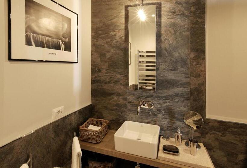 The Independent Suites