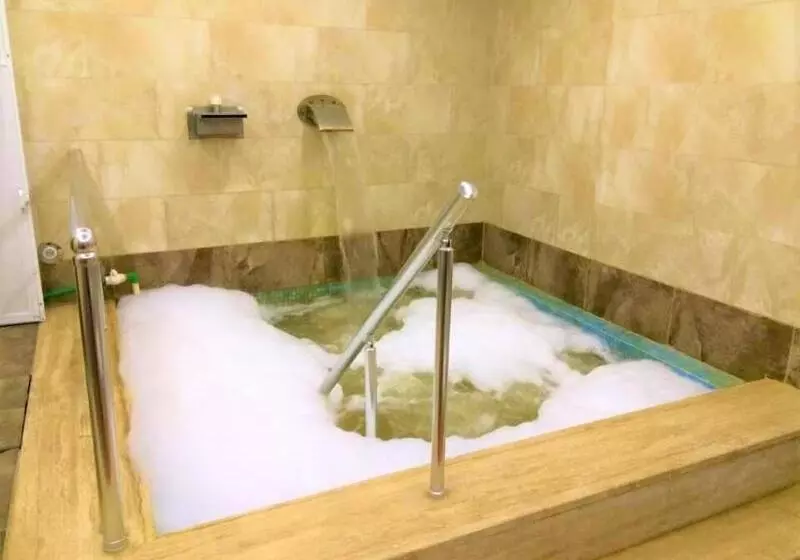 Hotelli At Afafet Thermal