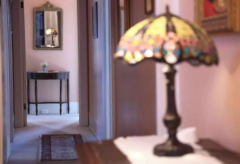 Retkeilymaja 1000 Island Hart House