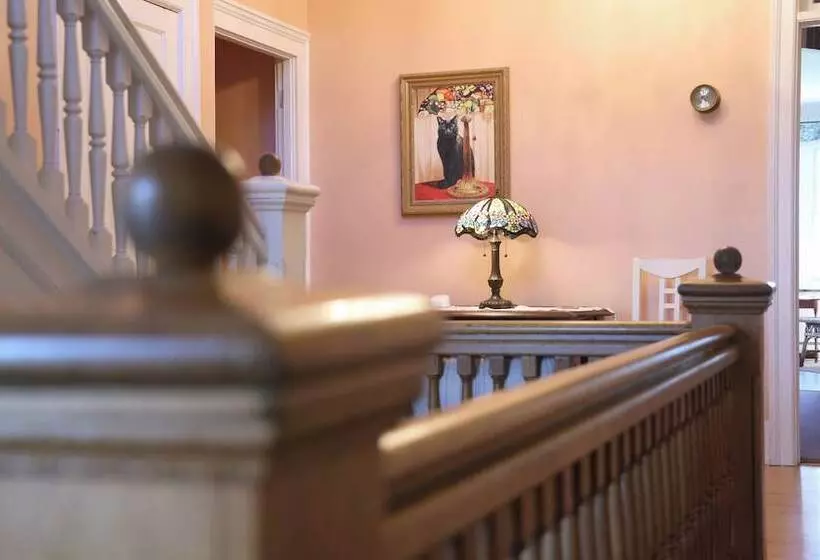 Retkeilymaja 1000 Island Hart House