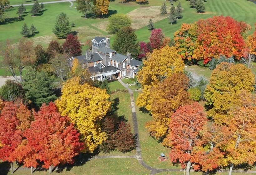 הוסטל 1000 Island Hart House