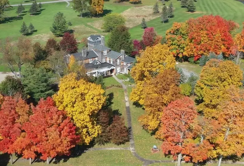 Retkeilymaja 1000 Island Hart House