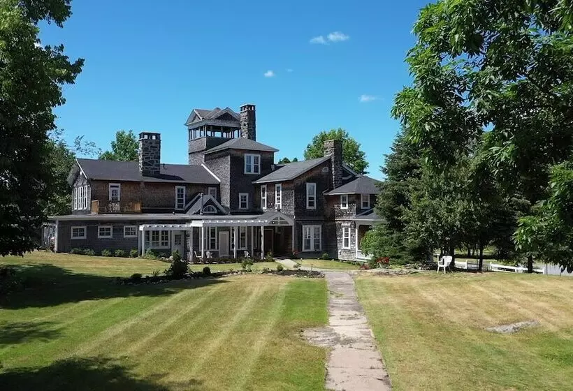 Retkeilymaja 1000 Island Hart House