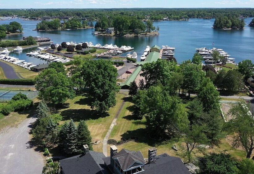 הוסטל 1000 Island Hart House