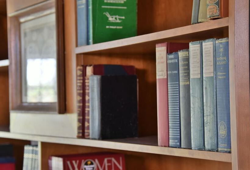 הוסטל 1000 Island Hart House