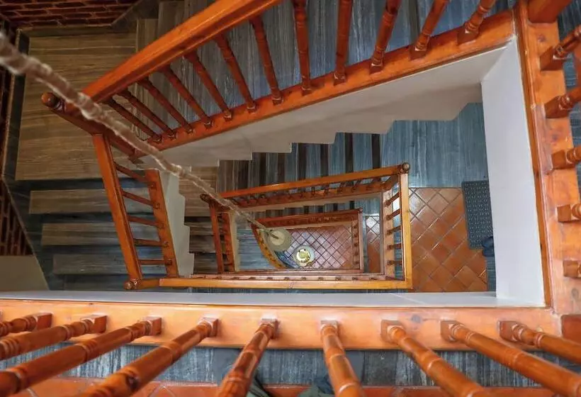 تختخواب و صبحانه Kaji Chen