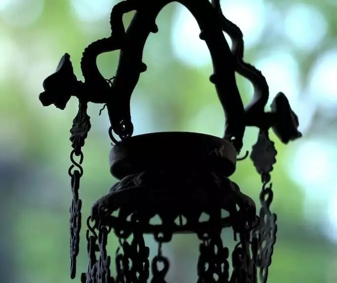 تختخواب و صبحانه Kaji Chen