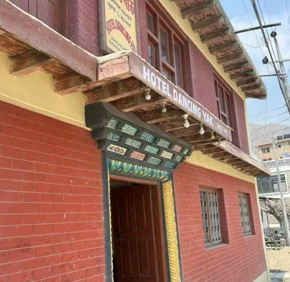 ホテル Dancing Yak