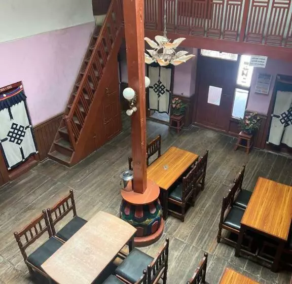 ホテル Dancing Yak