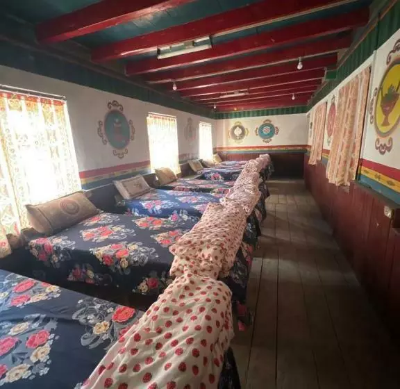 ホテル Dancing Yak