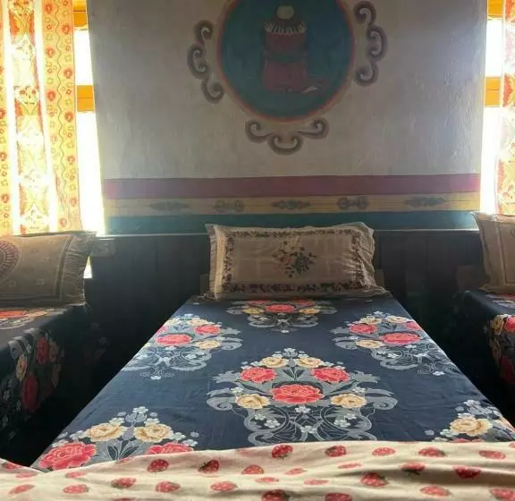 ホテル Dancing Yak