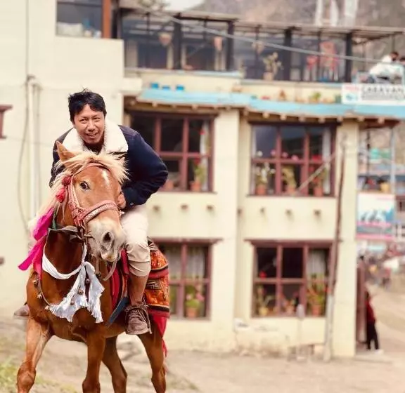ホテル Dancing Yak