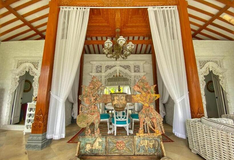 Bed and Breakfast Piramida S White Villa S Bali Joglo