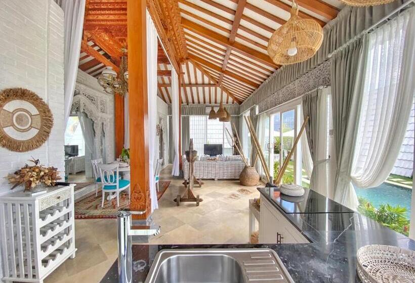 Bed and Breakfast Piramida S White Villa S Bali Joglo