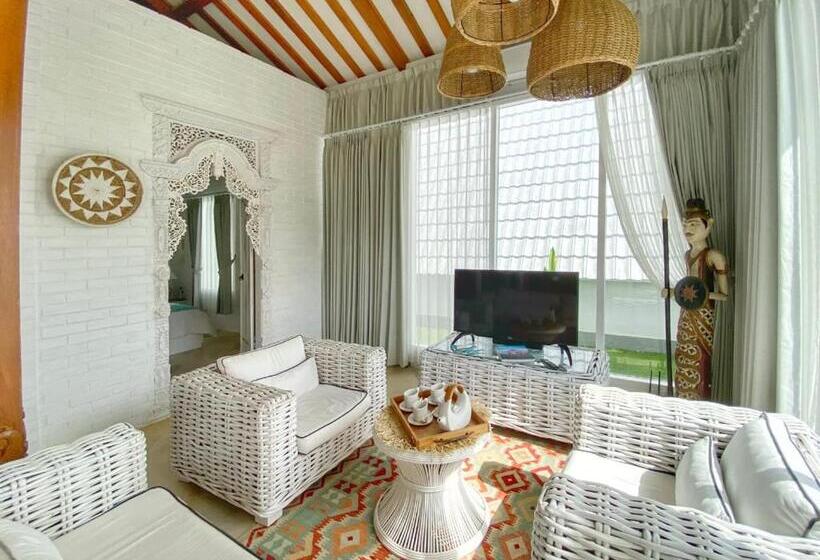 Bed and Breakfast Piramida S White Villa S Bali Joglo