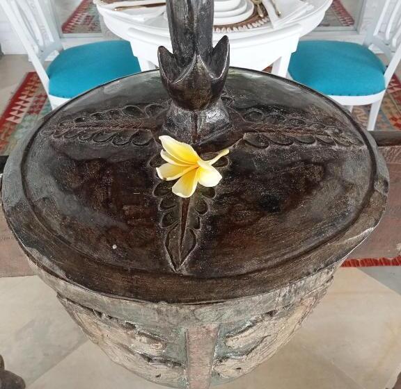 Bed and Breakfast Piramida S White Villa S Bali Joglo