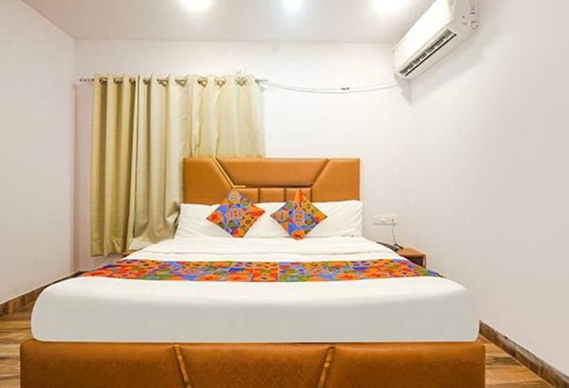 Fabhotel Midnight Inn