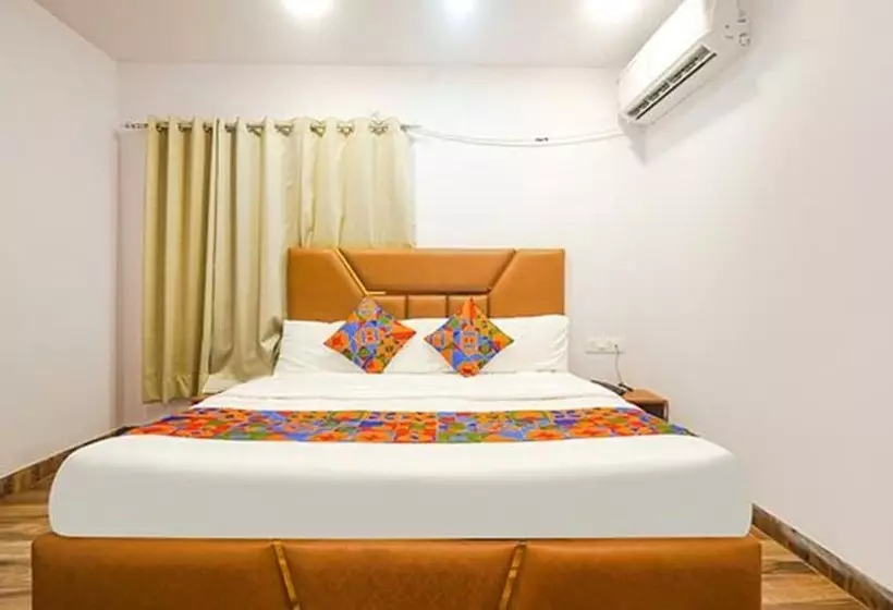 Fabhotel Midnight Inn