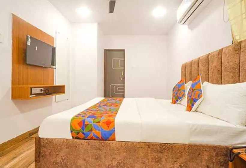 Fabhotel Midnight Inn
