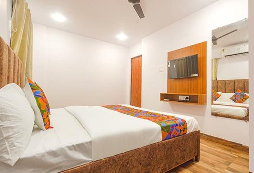 Fabhotel Midnight Inn