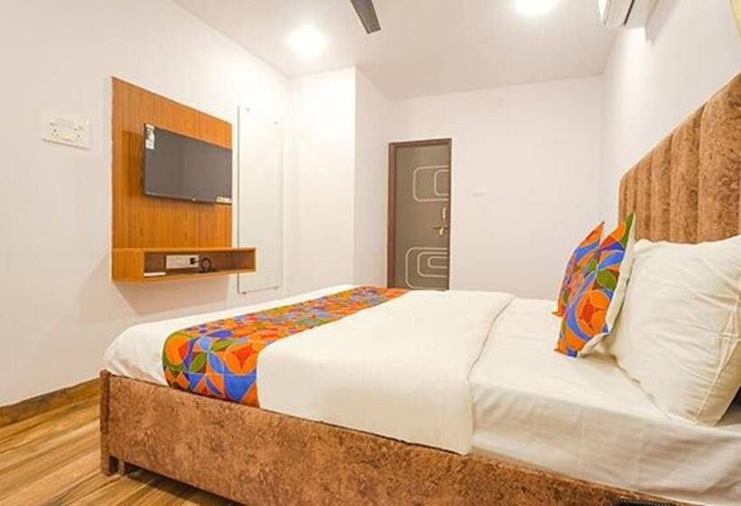 Fabhotel Midnight Inn