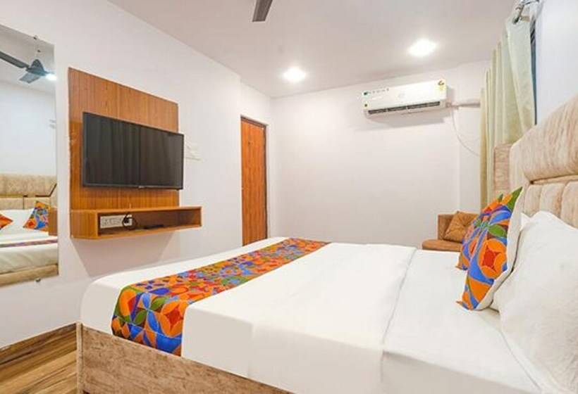 Fabhotel Midnight Inn