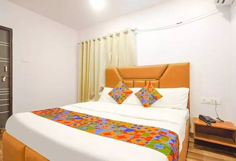 Fabhotel Midnight Inn