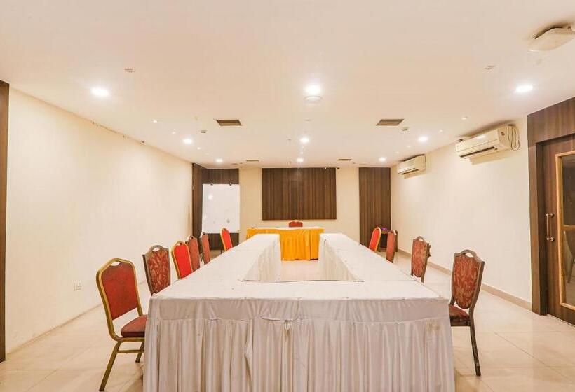 Fabhotel Prime The Continental