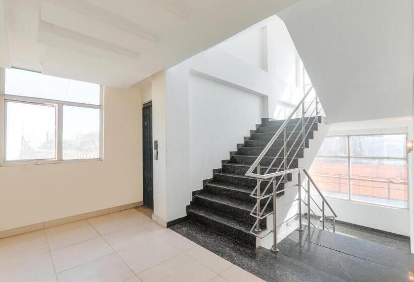 Fabhotel Prime The Continental