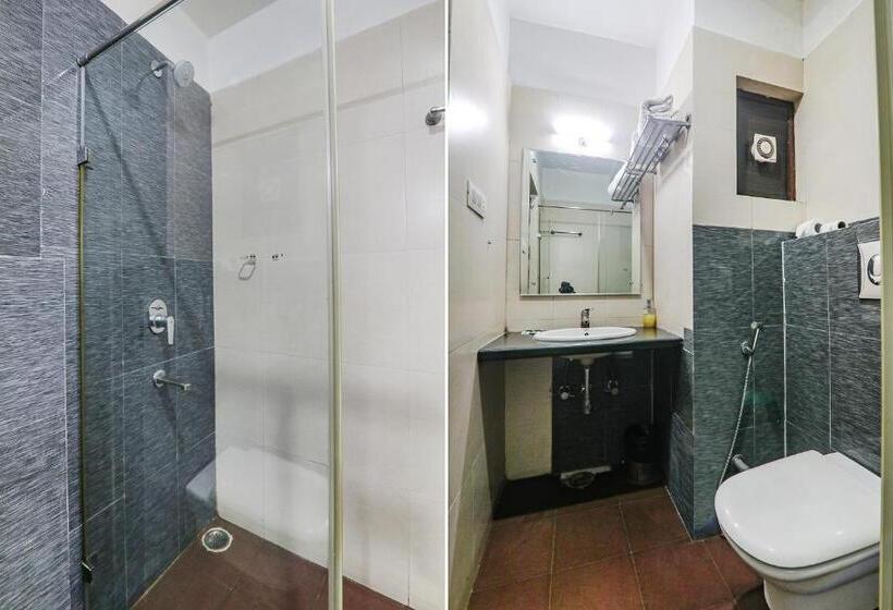 Fabhotel Prime The Continental