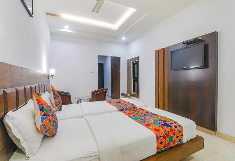 Fabhotel Prime The Continental