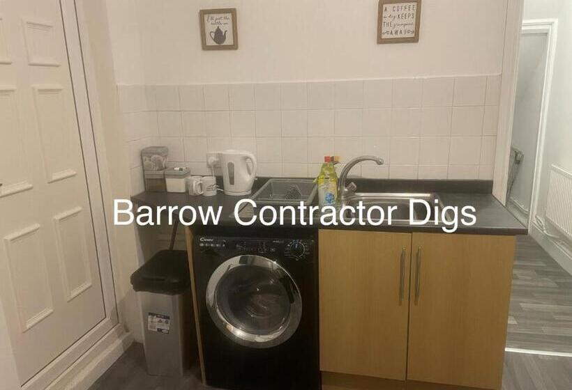 Pensão Barrow Contractor Digs