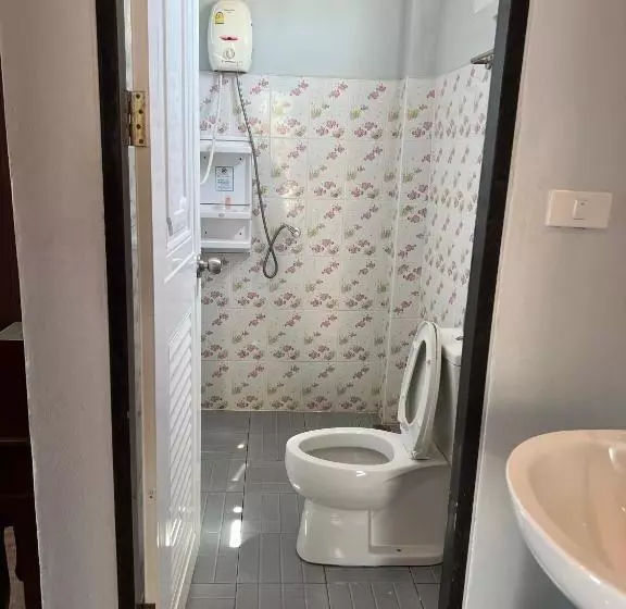 Majatalo Nare Guest House