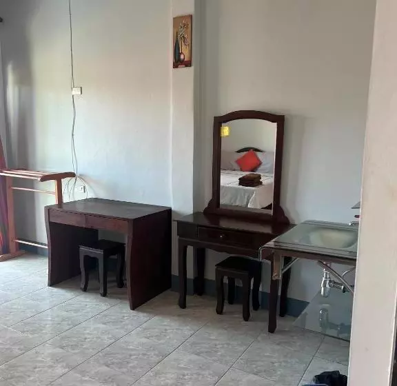 Majatalo Nare Guest House