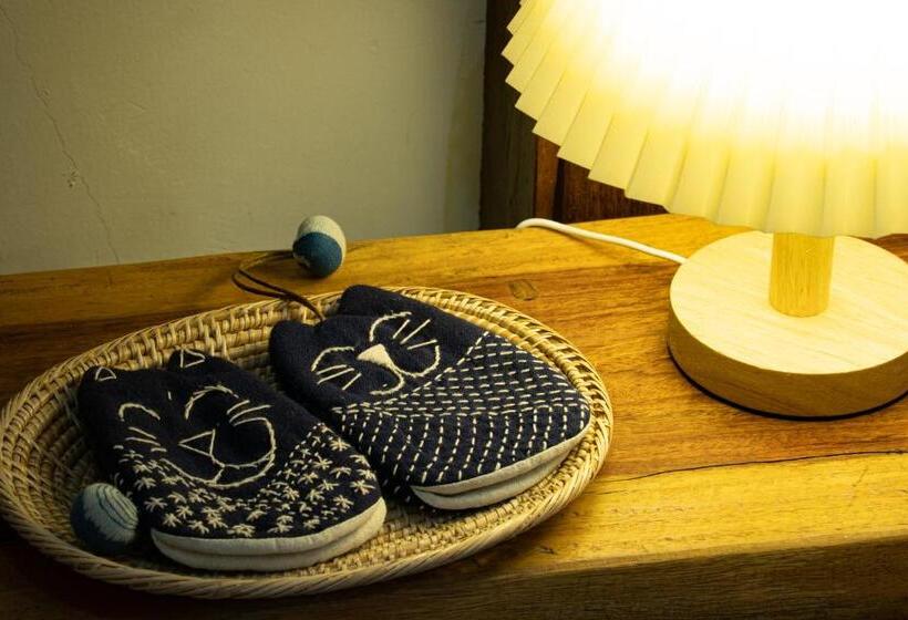 Croissant Hotel And Cafe