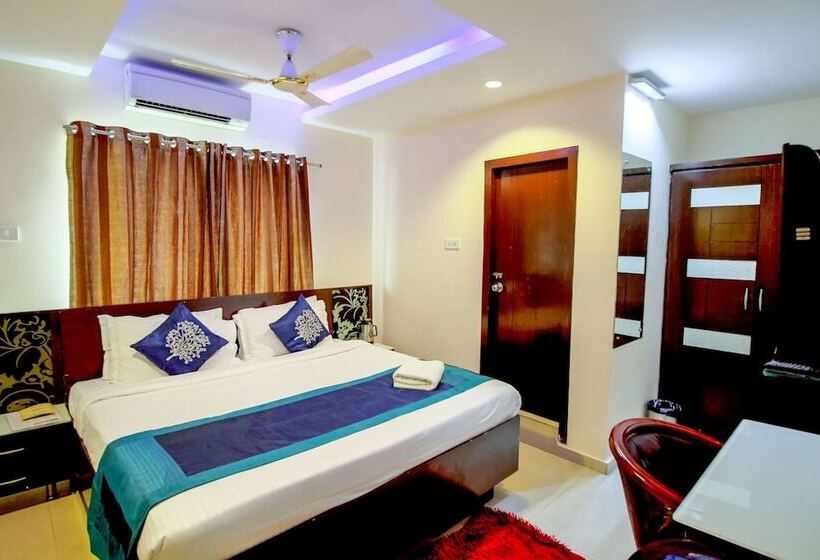 Hotel Treebo Marina Grand Railway Station