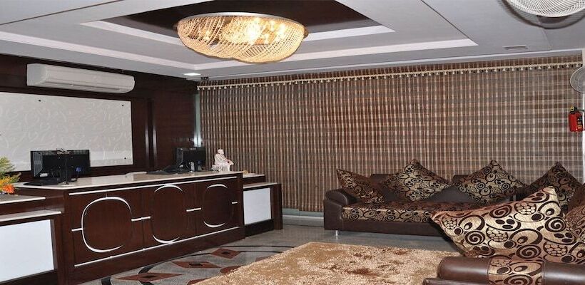 Hotel Treebo Marina Grand Railway Station