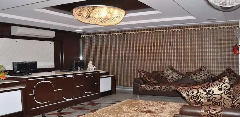 Hotelli Treebo Marina Grand Railway Station