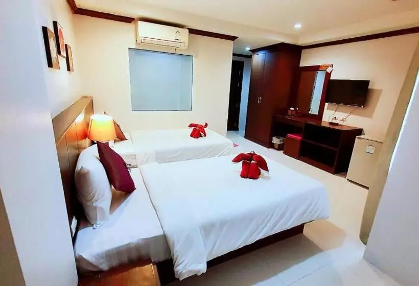 Nanai 8 Road 芭东一卧豪华公寓位置便利