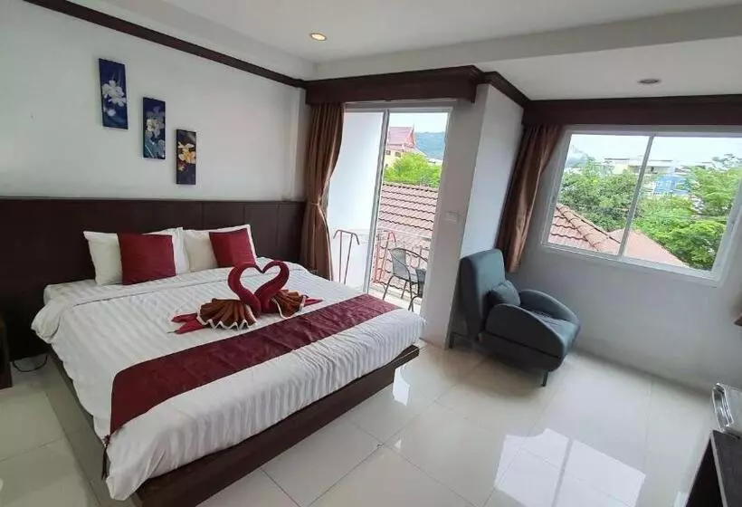 Nanai 8 Road 芭东一卧豪华公寓位置便利