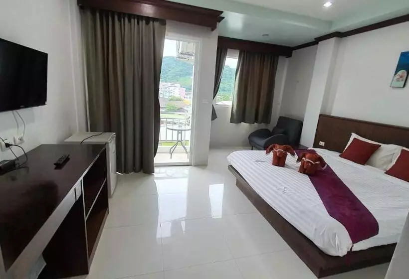 Nanai 8 Road 芭东一卧豪华公寓位置便利