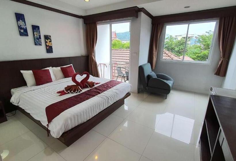 Nanai 8 Road 芭东一卧豪华公寓位置便利